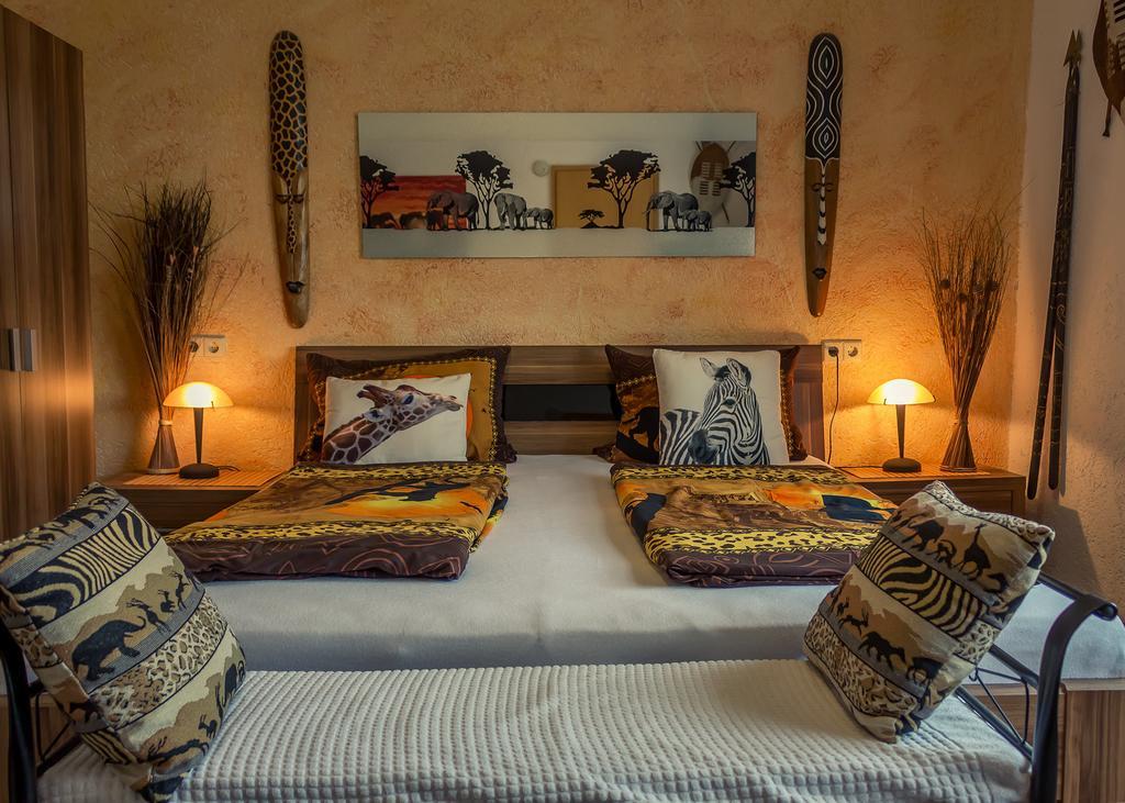 Hotel Adler Aichelberg  Rum bild